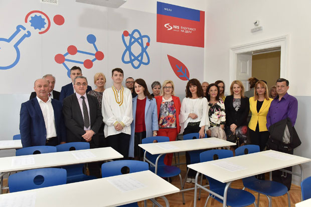 Гимназија у Пироту добила учионицу за руски језик уз подршку НИС-а